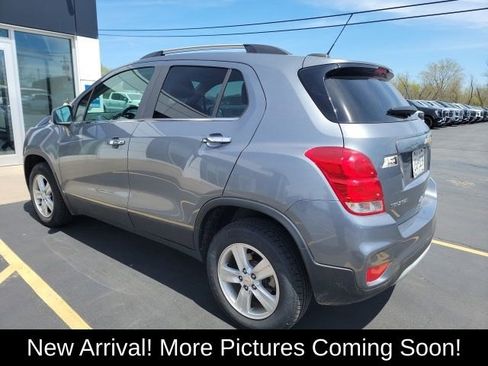 Certified 2019 Chevrolet Trax LT w/ LT Convenience Package AWD/4WD image 3