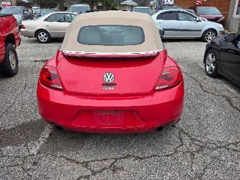 Used 2013 Volkswagen Beetle 2.0T image 3