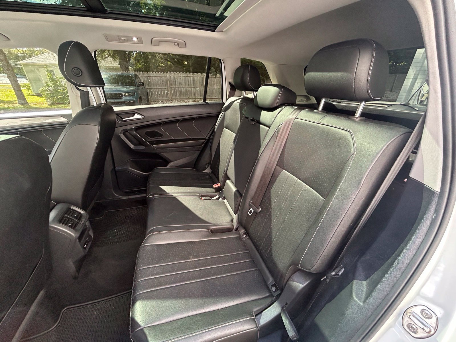Used 2022 Volkswagen Tiguan SE AWD/4WD image 11