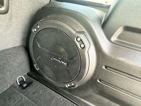 Used 2023 Jeep Wrangler Unlimited Sahara AWD/4WD image 30