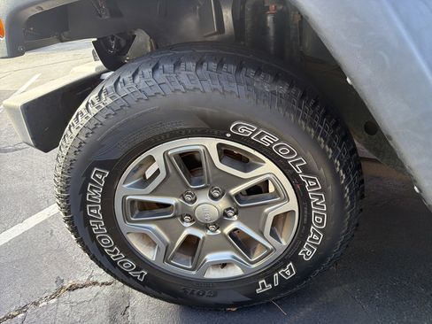 Certified 2015 Jeep Wrangler Rubicon w/ Power Convenience Group image 27