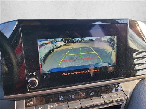 Used 2025 Toyota Camry LE w/ Convenience Package image 21