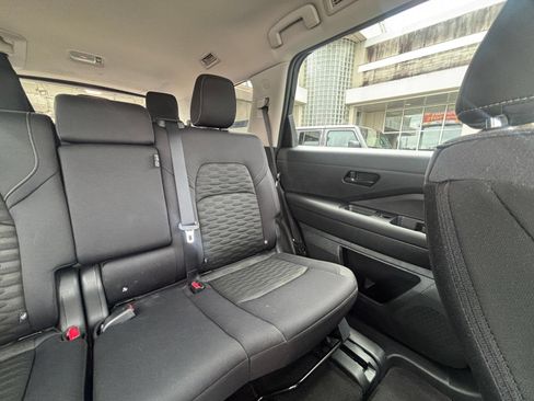 Used 2025 Nissan Pathfinder SV AWD/4WD image 40
