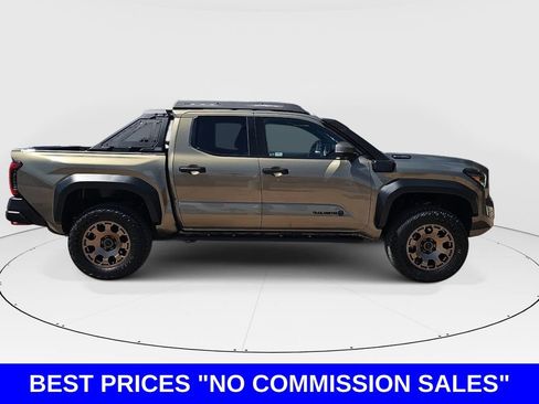 Used 2025 Toyota Tacoma 4x4 Double Cab Hybrid image 2