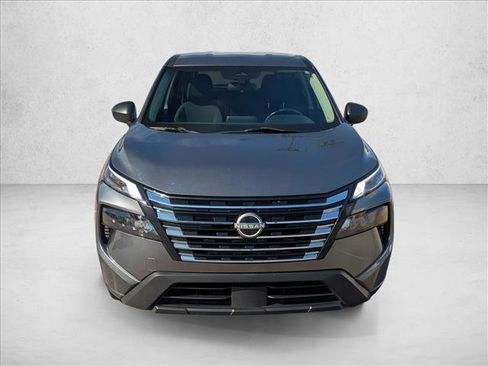 Used 2024 Nissan Rogue S image 2