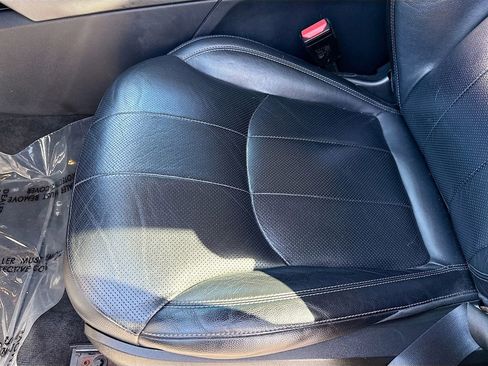 Used 2019 Land Rover Range Rover Evoque SE Premium image 20