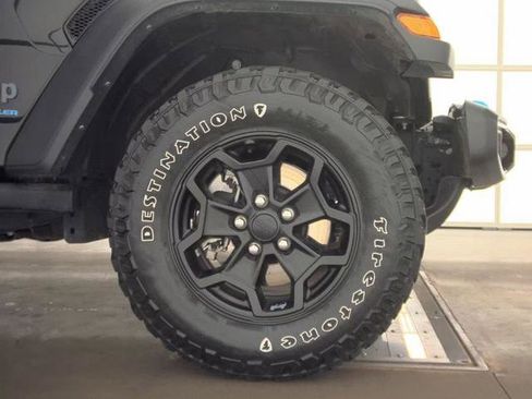 Used 2023 Jeep Wrangler Unlimited w/ Cold Weather Group image 7