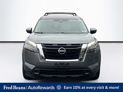 Used 2023 Nissan Pathfinder SV AWD/4WD image 2