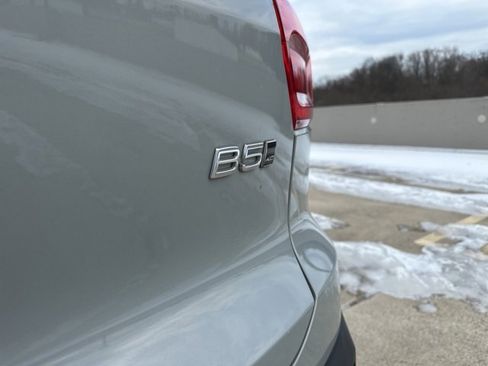 Certified 2024 Volvo XC40 B5 Core image 38