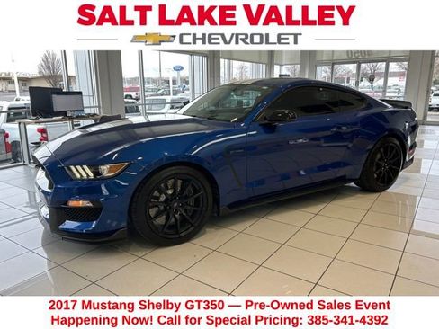 Used 2017 Ford Mustang Shelby GT350 image 2