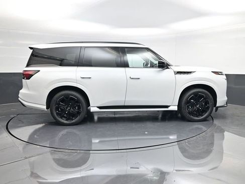 New 2026 INFINITI QX80 4WD image 2