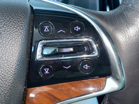 Used 2019 Cadillac Escalade Luxury image 16