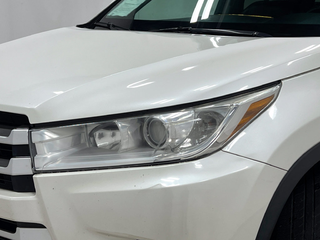 Used 2018 Toyota Highlander XLE AWD/4WD image 35