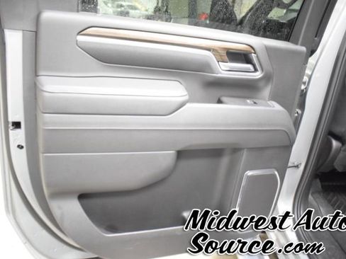 Used 2025 Chevrolet Silverado 2500 LT w/ Convenience Package image 26