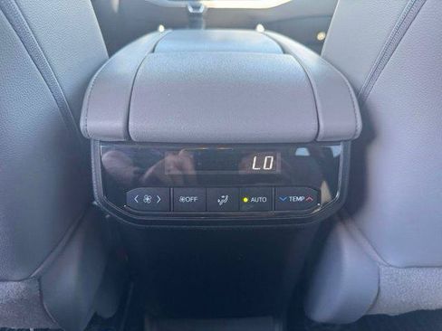 Certified 2020 Toyota Highlander XLE AWD/4WD image 17