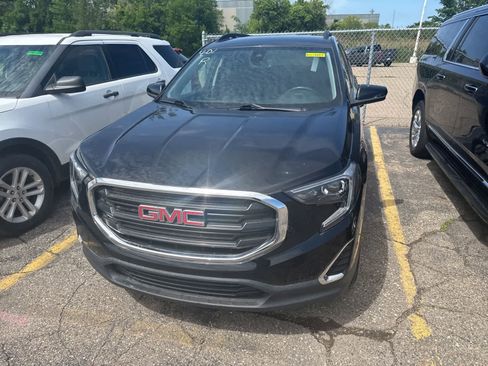 Used 2020 GMC Terrain SLE w/ Driver Convenience Package FWD image 3