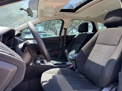 Used 2018 Ford Focus SEL FWD image 7
