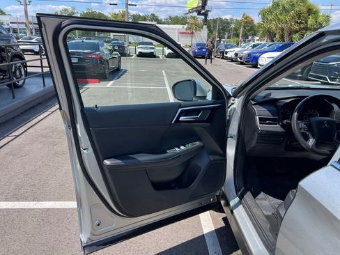 Used 2023 Mitsubishi Outlander SE AWD/4WD image 18