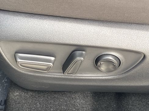 Certified 2025 Toyota RAV4 XLE image 28