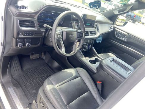 Certified 2022 Chevrolet Tahoe Z71 w/ Luxury Package AWD/4WD image 2
