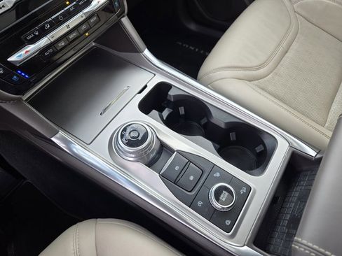 Certified 2022 Ford Explorer Platinum w/ Equipment Group 601A image 17