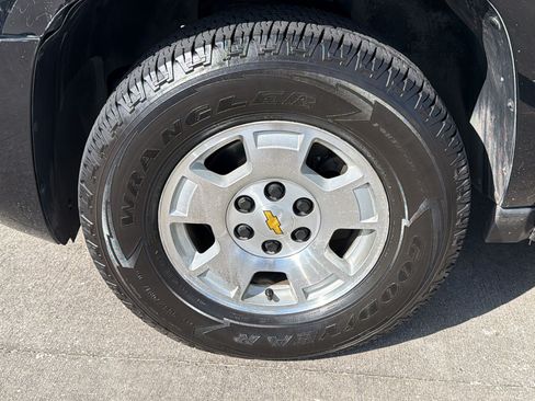 Certified 2011 Chevrolet Suburban LS RWD image 12