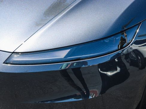 Used 2026 Tesla Model Y 2WD image 5