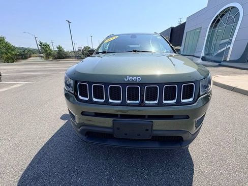 Used 2020 Jeep Compass Latitude w/ Popular Equipment Group AWD/4WD image 8