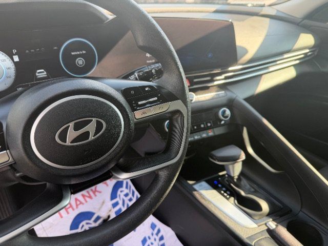 Used 2024 Hyundai Elantra SEL FWD image 27