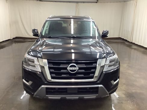Used 2024 Nissan Armada SV image 3