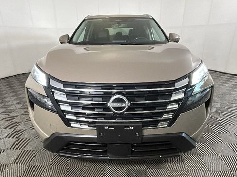 Used 2024 Nissan Rogue SV w/ SV Premium Package AWD/4WD image 9
