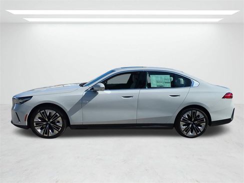 New 2026 BMW 530i w/ Premium Package image 7