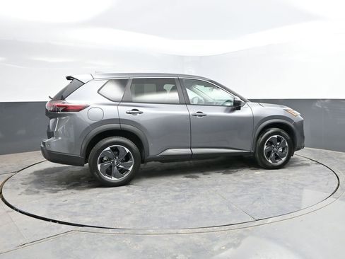Used 2024 Nissan Rogue SV FWD image 10