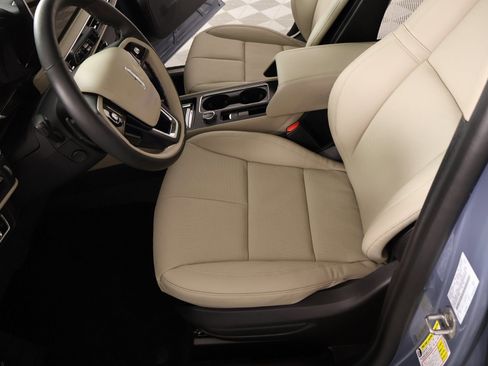 New 2026 Lincoln Corsair Reserve w/ Jet Appearance Package FWD image 12