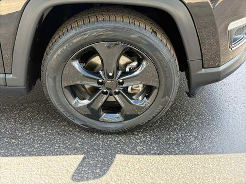 Certified 2021 Jeep Compass Latitude w/ Sun and Sound Group FWD image 7