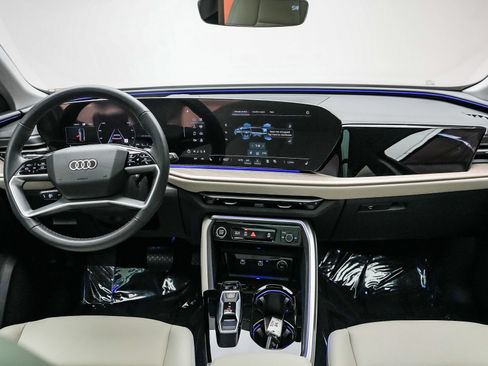 Certified 2025 Audi Q5 Premium Plus w/ Premium Plus AWD/4WD image 13