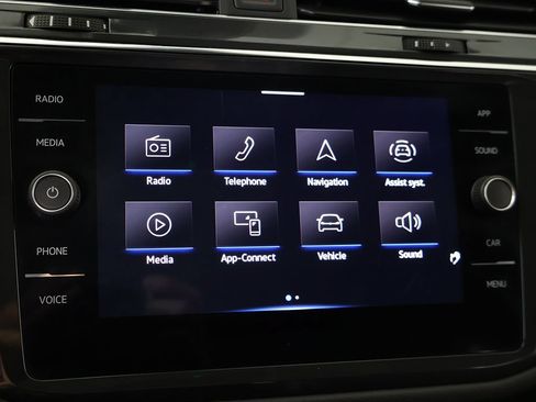 Used 2023 Volkswagen Tiguan SE AWD/4WD image 44
