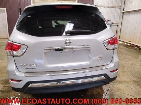 Used 2014 Nissan Pathfinder SV image 8