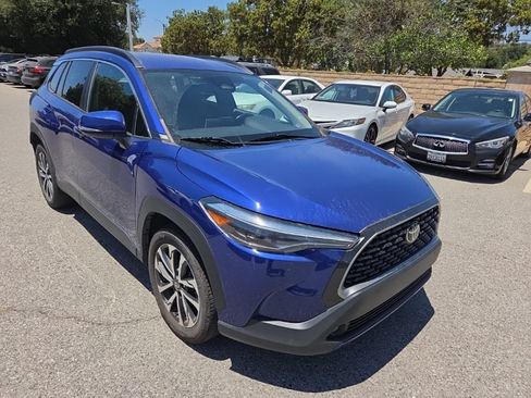 Used 2024 Toyota Corolla Cross XLE FWD image 7