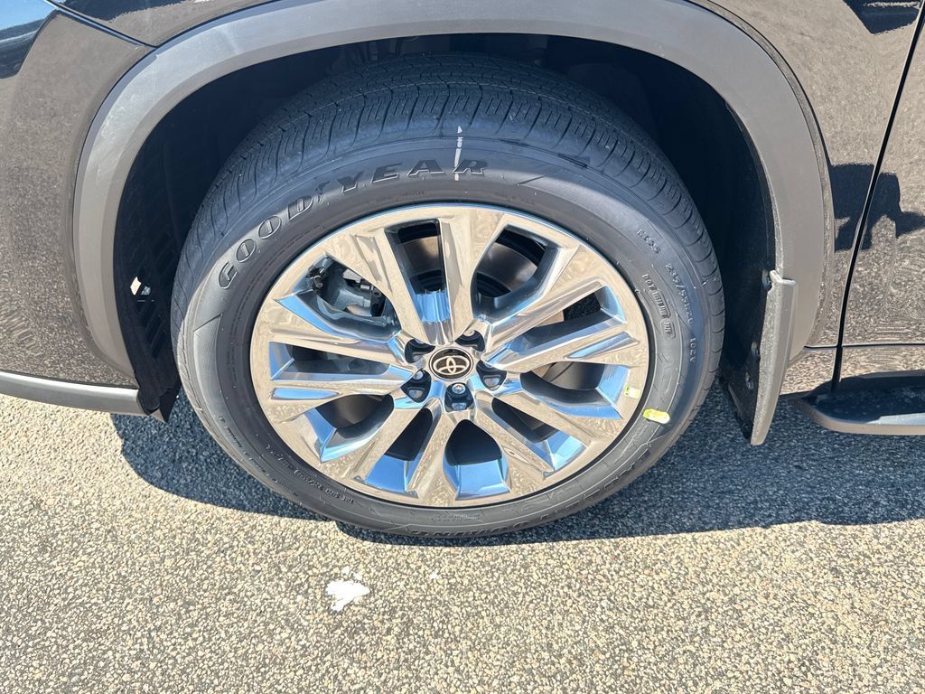 New 2026 Toyota Highlander Limited AWD/4WD image 39