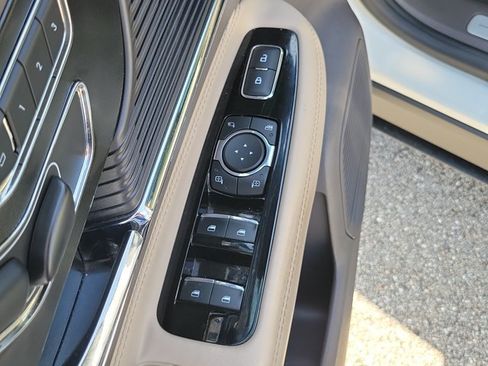 Used 2022 Lincoln Corsair Reserve w/ Elements Package FWD image 25