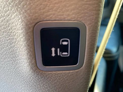 Used 2021 Chrysler Voyager Lxi image 25