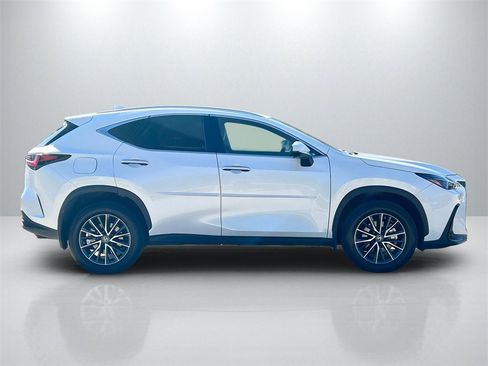 Used 2022 Lexus NX 350h AWD image 4