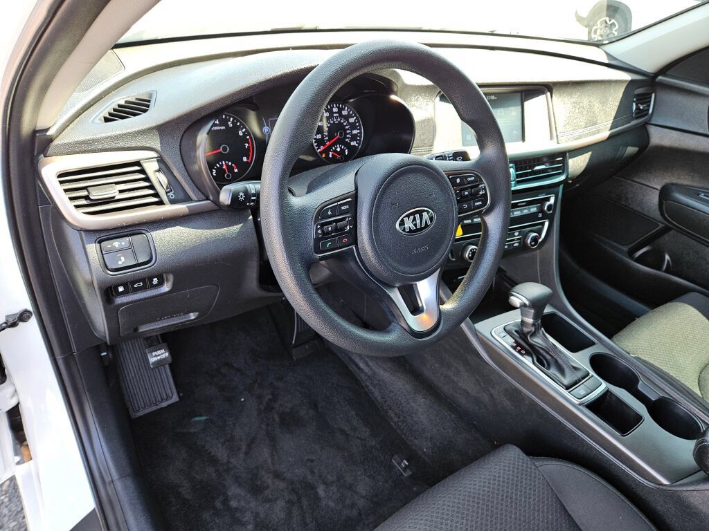 Used 2018 Kia Optima LX w/ 17" Alloy Wheels Package FWD image 15