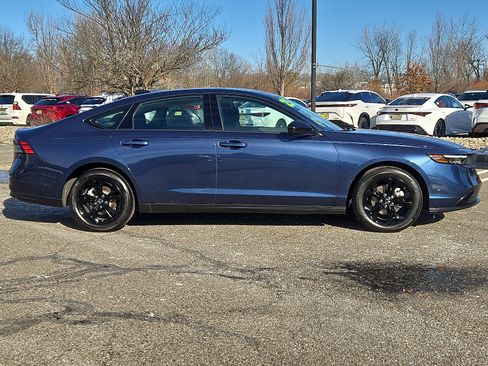 Used 2025 Honda Accord SE image 7