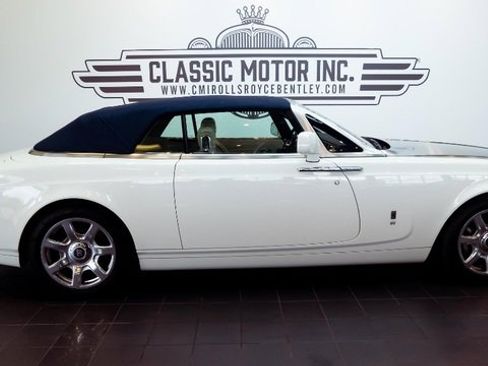 Used 2011 Rolls-Royce Phantom Drophead Coupe image 10