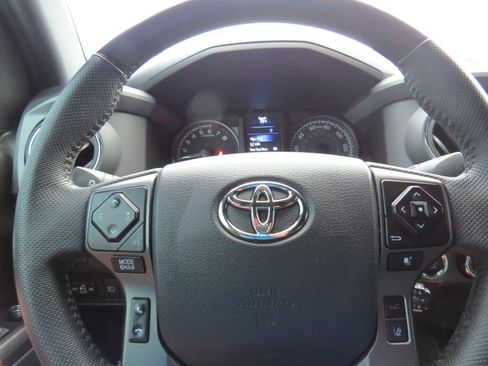 Used 2023 Toyota Tacoma TRD Sport AWD/4WD image 25