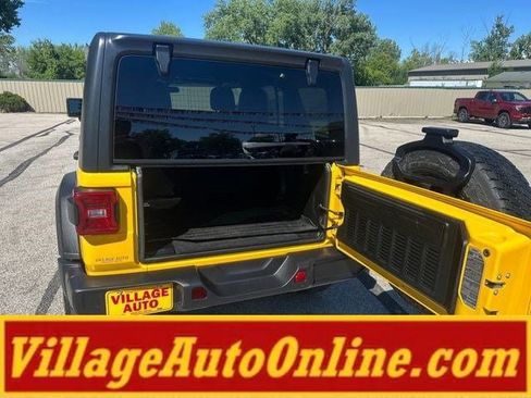 Used 2019 Jeep Wrangler Unlimited Sport w/ Technology Group AWD/4WD image 38