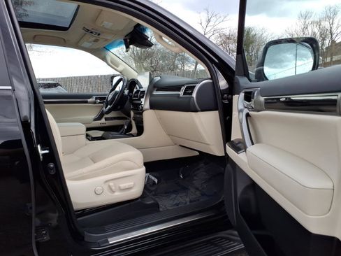 Used 2023 Lexus GX 460 Premium w/ Premium Plus Package image 12