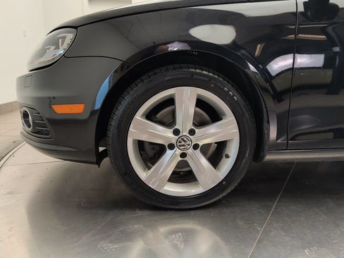 Used 2012 Volkswagen Eos Lux w/ Tech Pkg FWD image 25